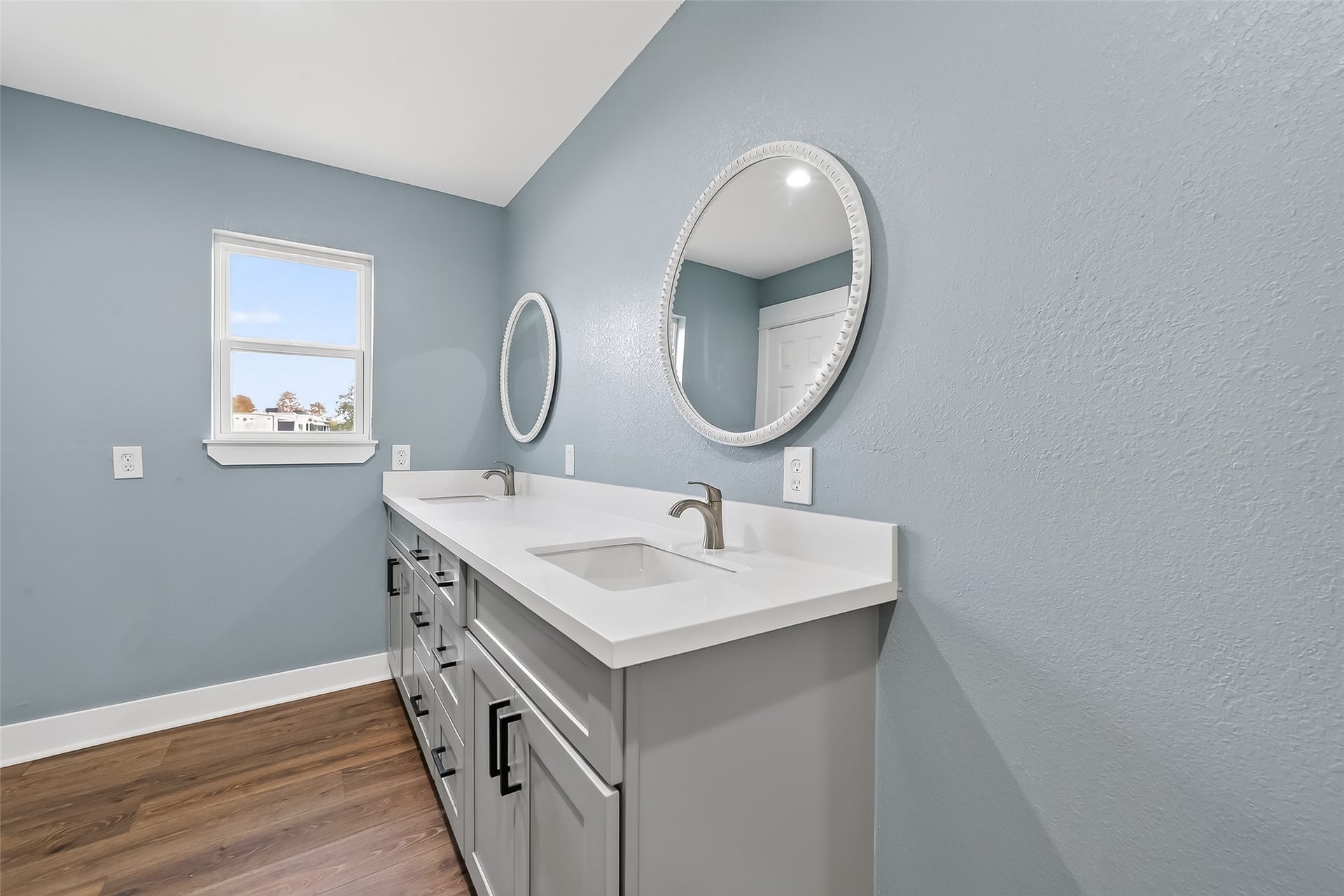 2311 8th Street, Liverpool, TX 77577 2311 8th Street, Liverpool, TX 77577