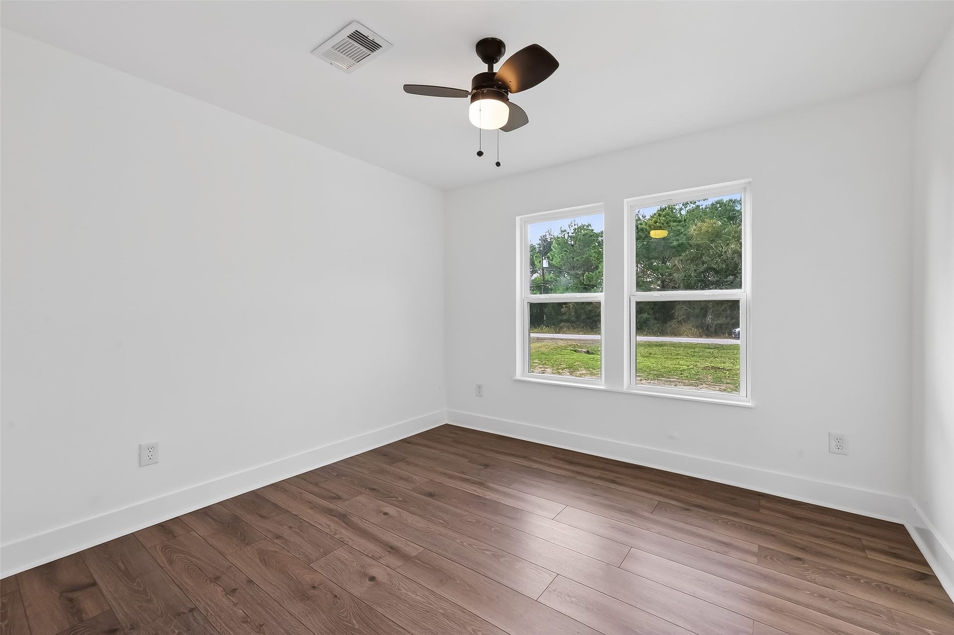 2311 8th Street, Liverpool, TX 77577 2311 8th Street, Liverpool, TX 77577
