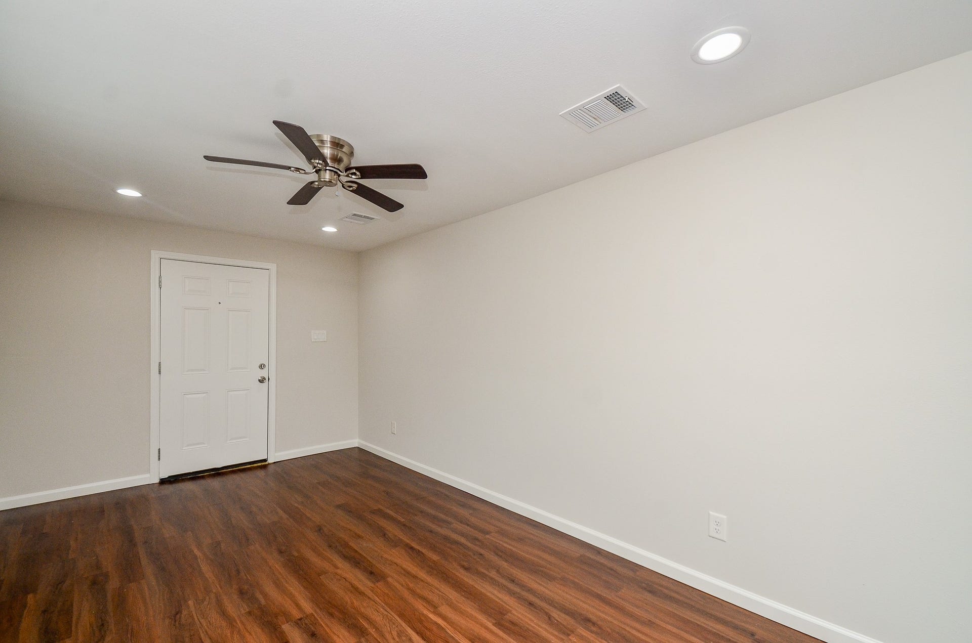 6425 Sidney Street, Houston, TX 77021 6425 Sidney Street, Houston, TX 77021