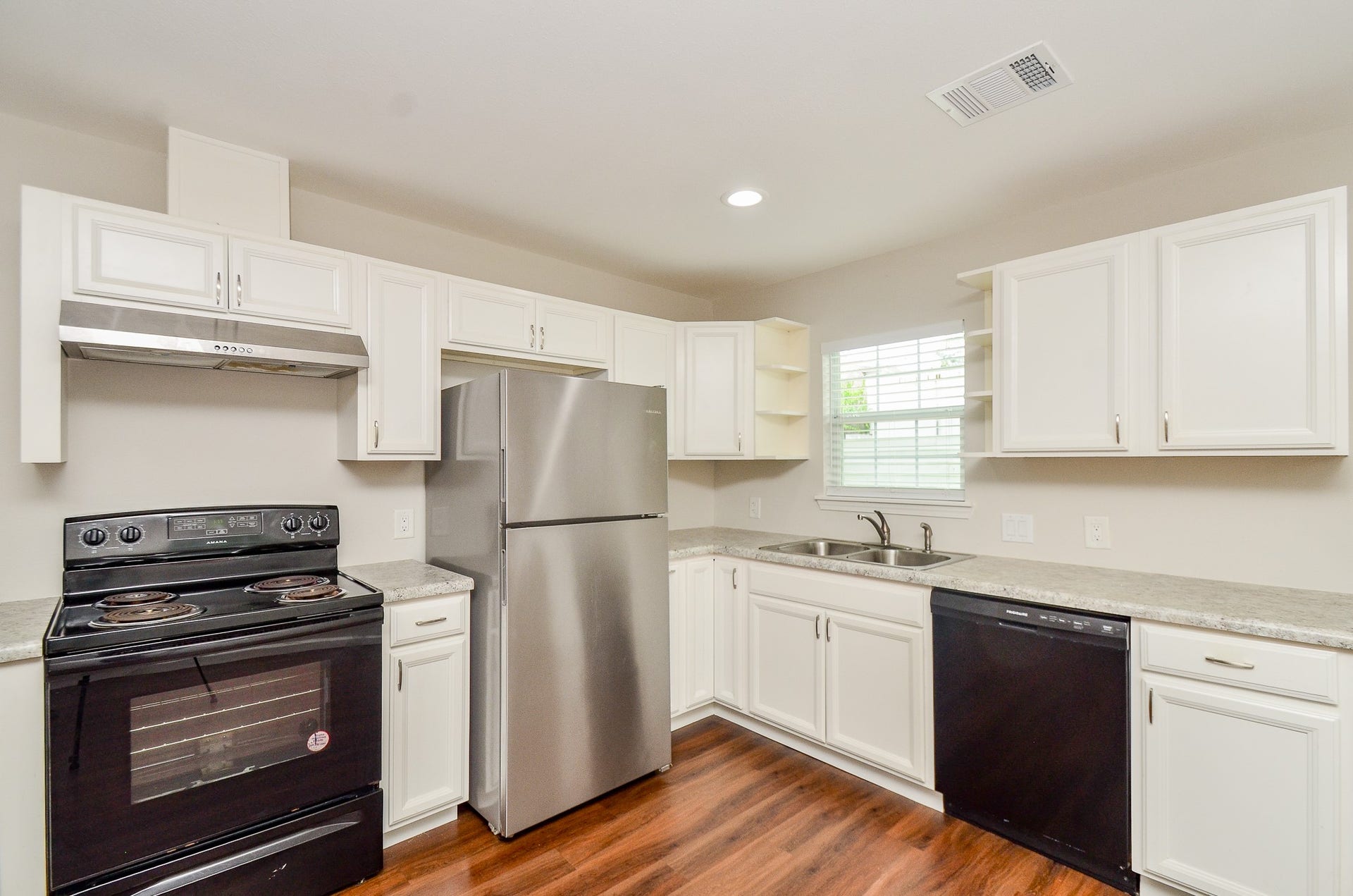 6425 Sidney Street, Houston, TX 77021 6425 Sidney Street, Houston, TX 77021