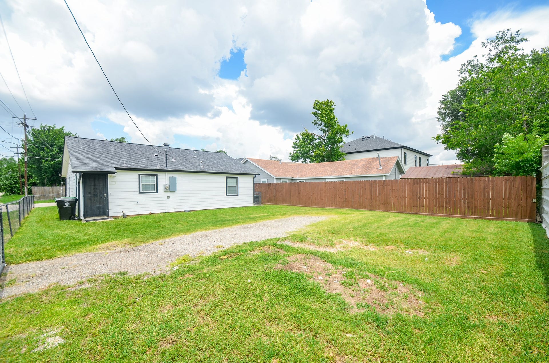 6425 Sidney Street, Houston, TX 77021 6425 Sidney Street, Houston, TX 77021