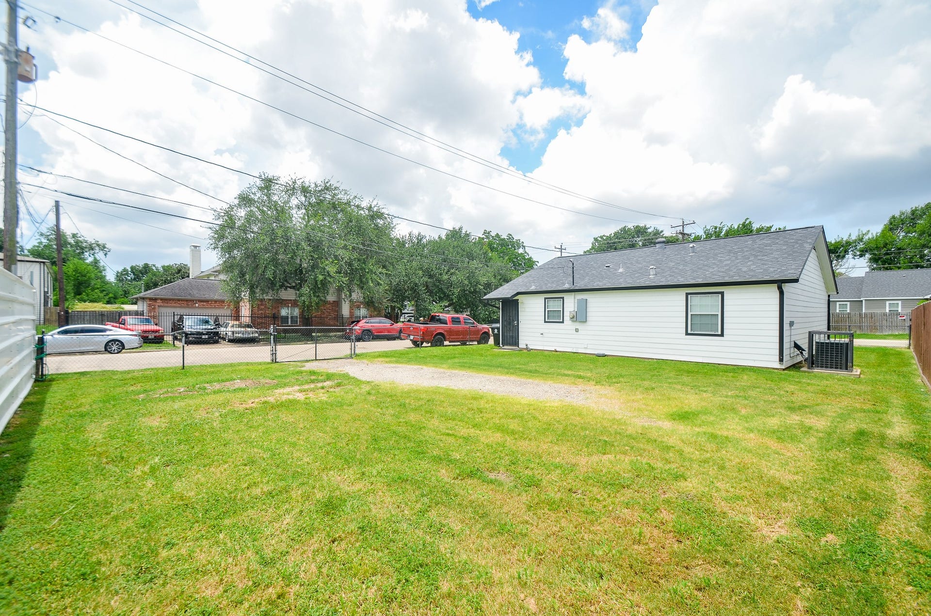 6425 Sidney Street, Houston, TX 77021 6425 Sidney Street, Houston, TX 77021