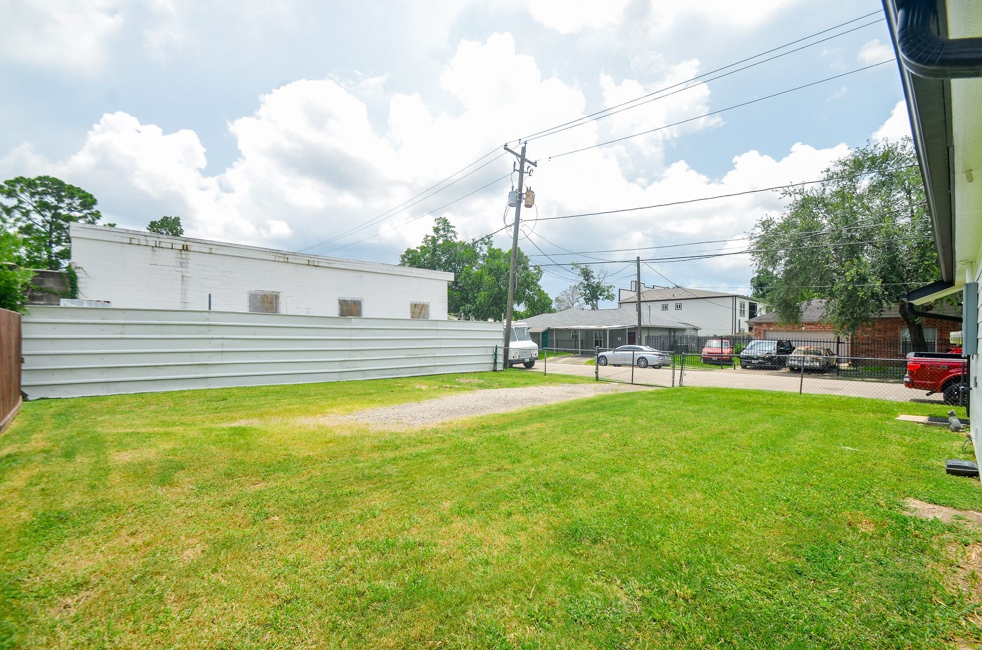 6425 Sidney Street, Houston, TX 77021 6425 Sidney Street, Houston, TX 77021