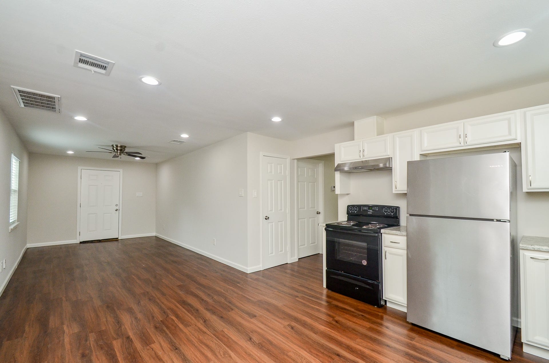 6425 Sidney Street, Houston, TX 77021 6425 Sidney Street, Houston, TX 77021