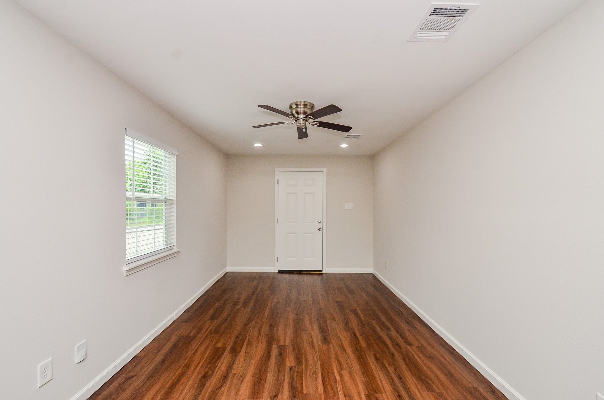 6425 Sidney Street, Houston, TX 77021 6425 Sidney Street, Houston, TX 77021