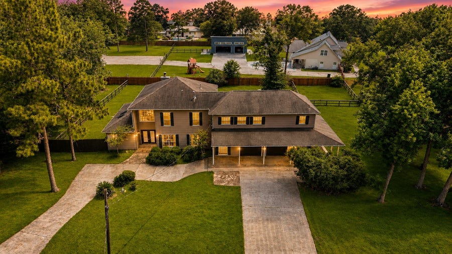 Property photo for 29015 Commons Oaks Drive, Huffman, TX