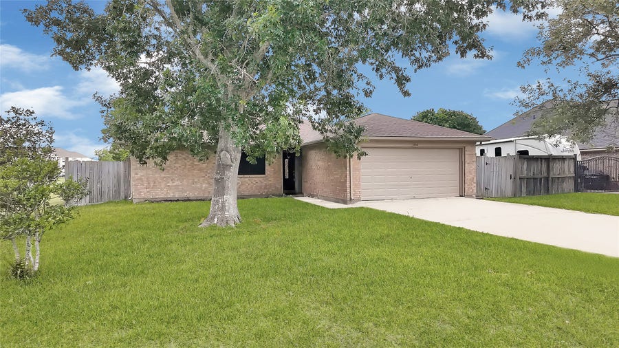 Property photo for 830 S 6th Street, La Porte, TX