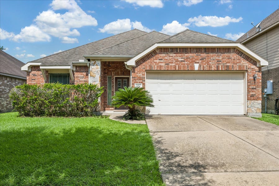 Property photo for 11922 Green Colling Park Drive, Houston, TX