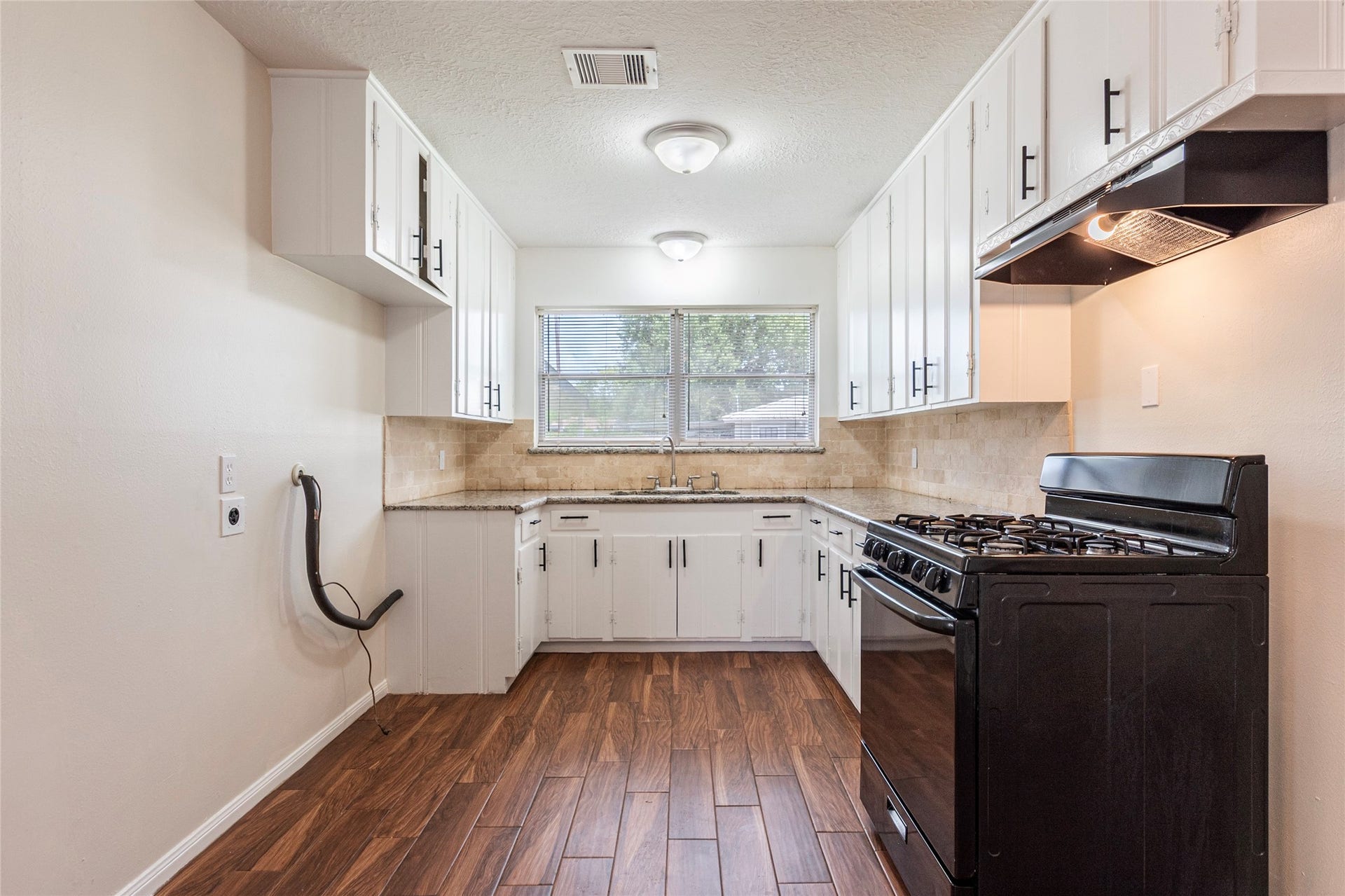 524 Delta Street, Pasadena, TX 77506 524 Delta Street, Pasadena, TX 77506