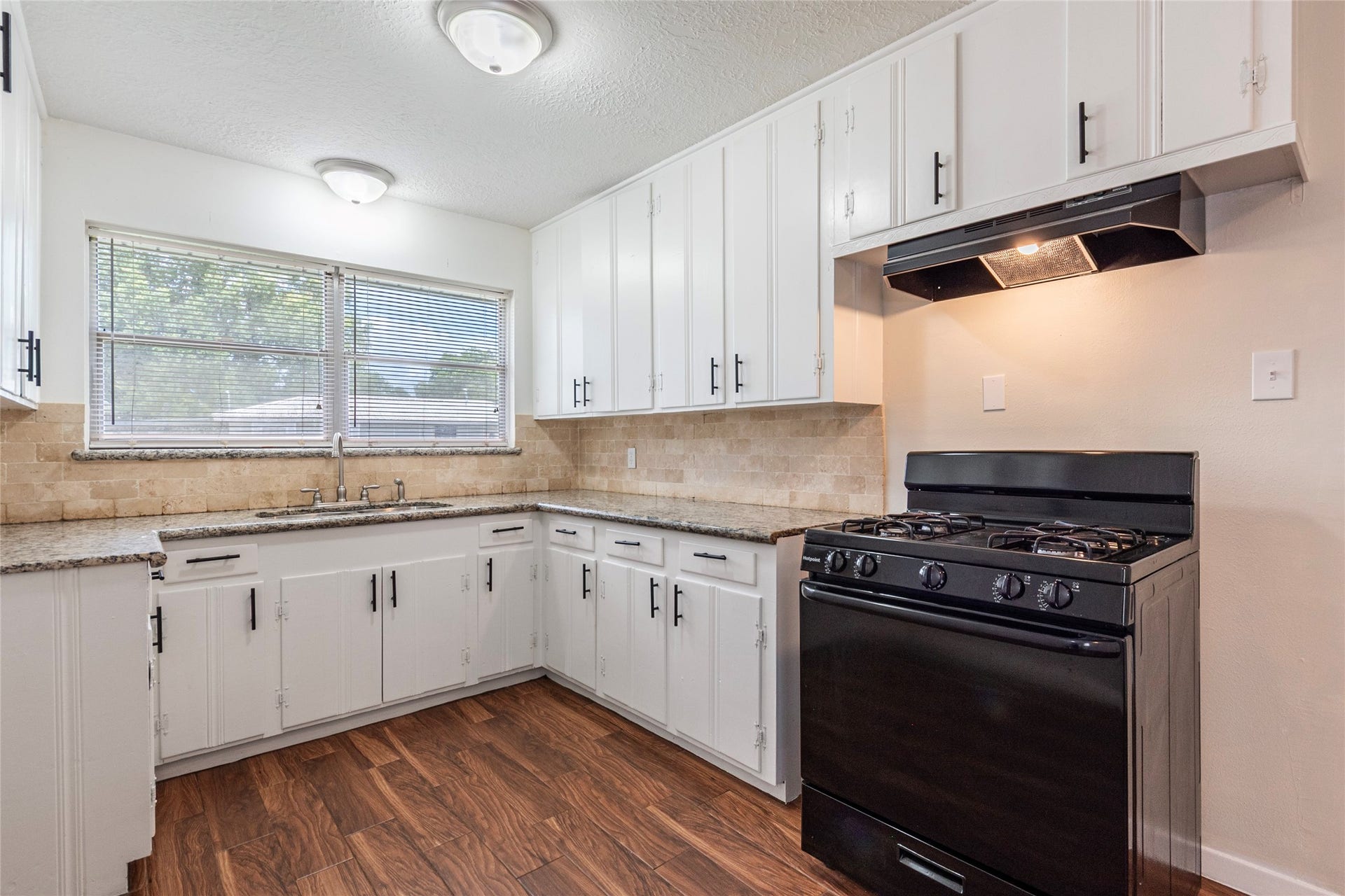 524 Delta Street, Pasadena, TX 77506 524 Delta Street, Pasadena, TX 77506