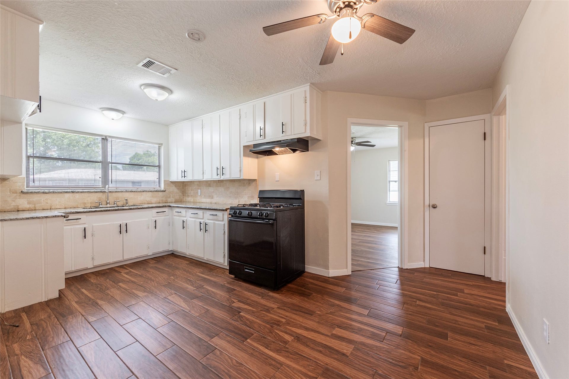 524 Delta Street, Pasadena, TX 77506 524 Delta Street, Pasadena, TX 77506