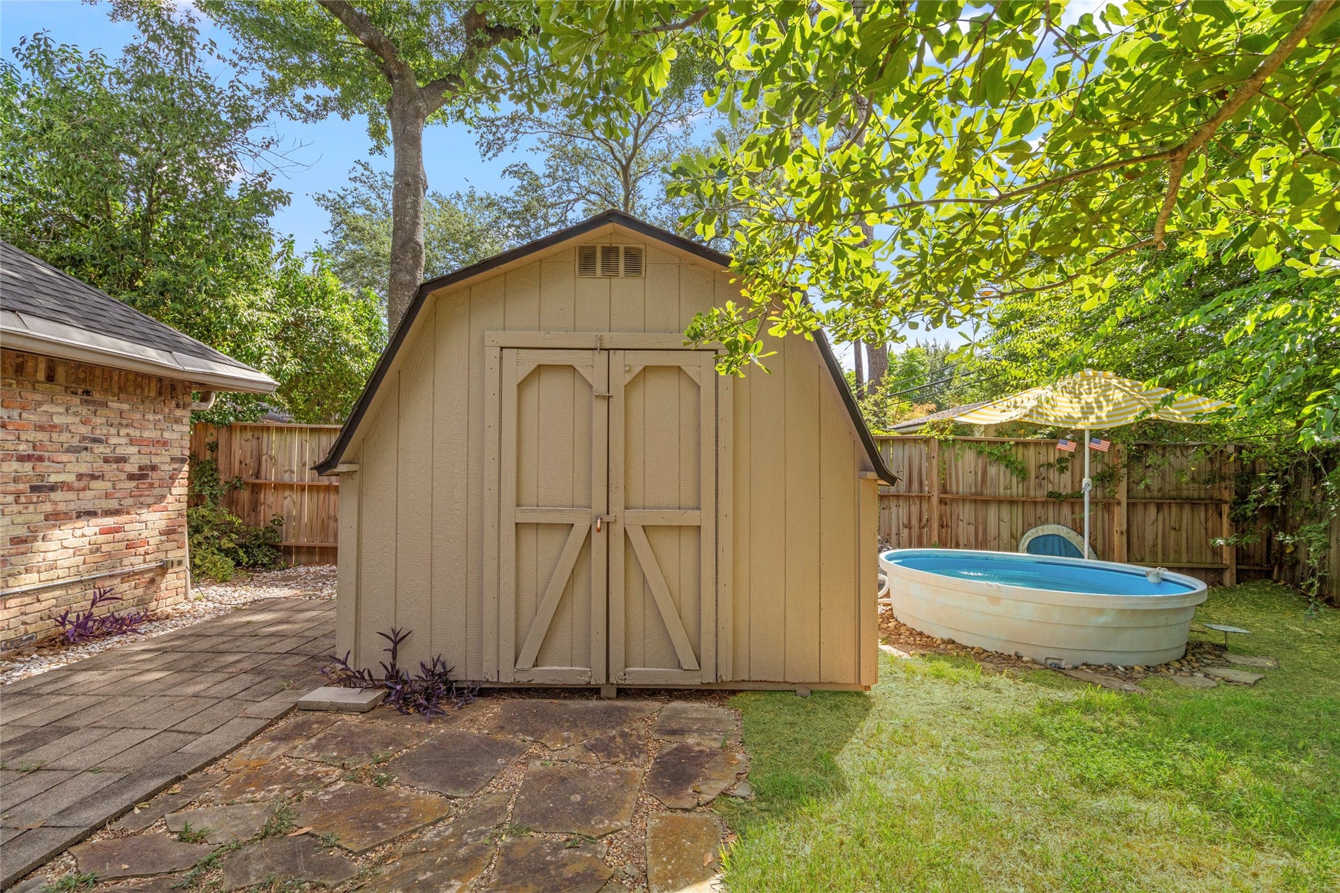 10519 Londonderry Drive, Houston, TX 77043 The stock pool is the perfect place to cool down without the upkeep and maintenance of an inground pool