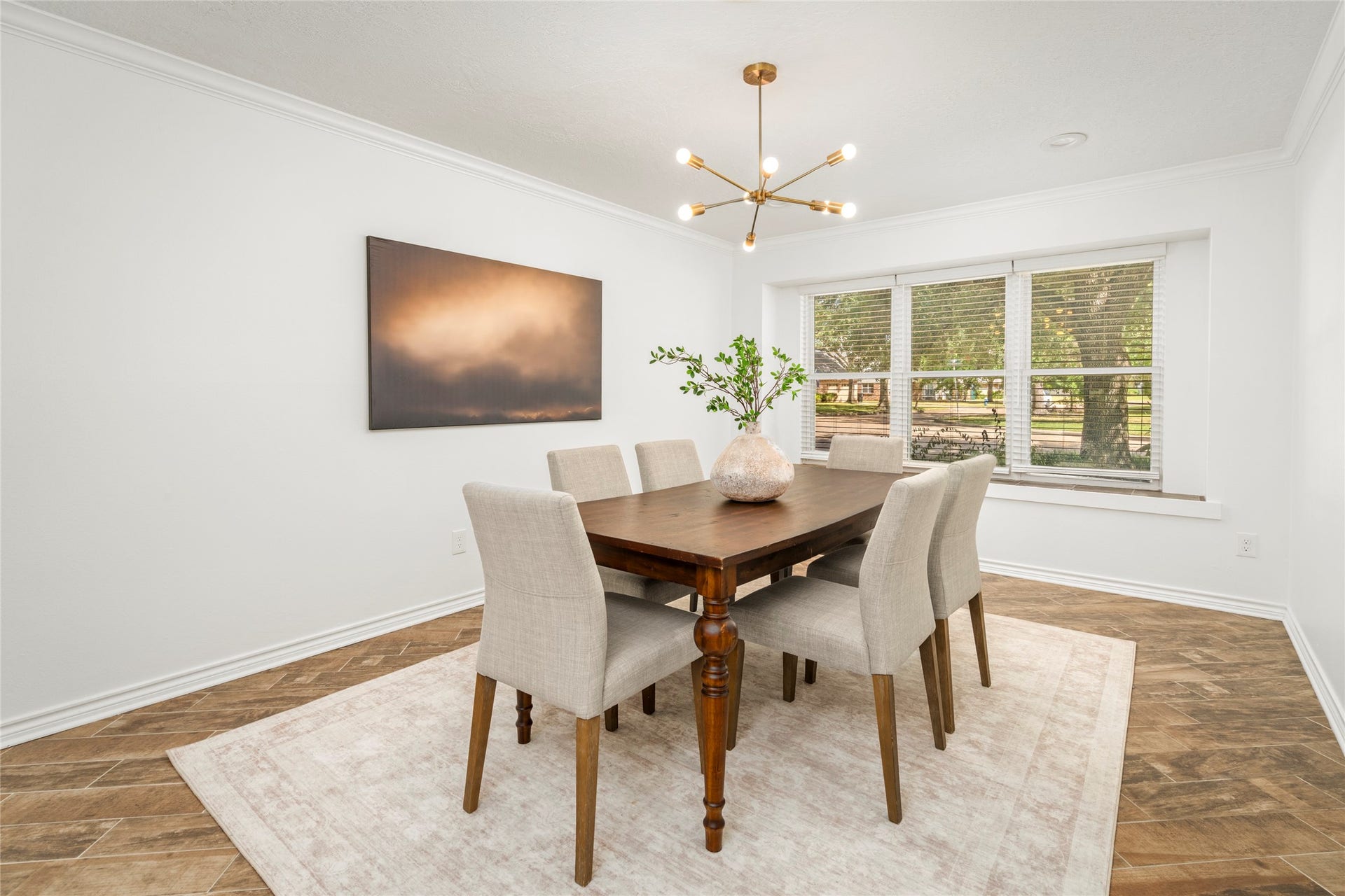 10519 Londonderry Drive, Houston, TX 77043 The large dining room sits at the front of the house and opens to the living room, offering the perfect amount of defined space and flow