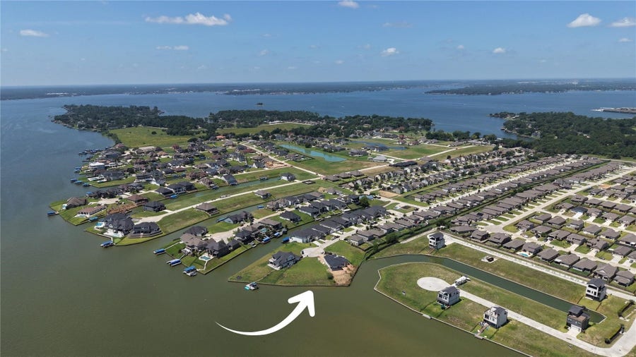 Property photo for 11000 N Lake Mist Lane, Willis, TX