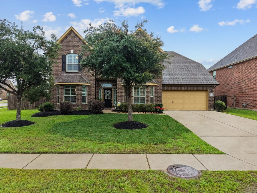 Property photo for 4224 Walnut Bend Drive, Friendswood, TX