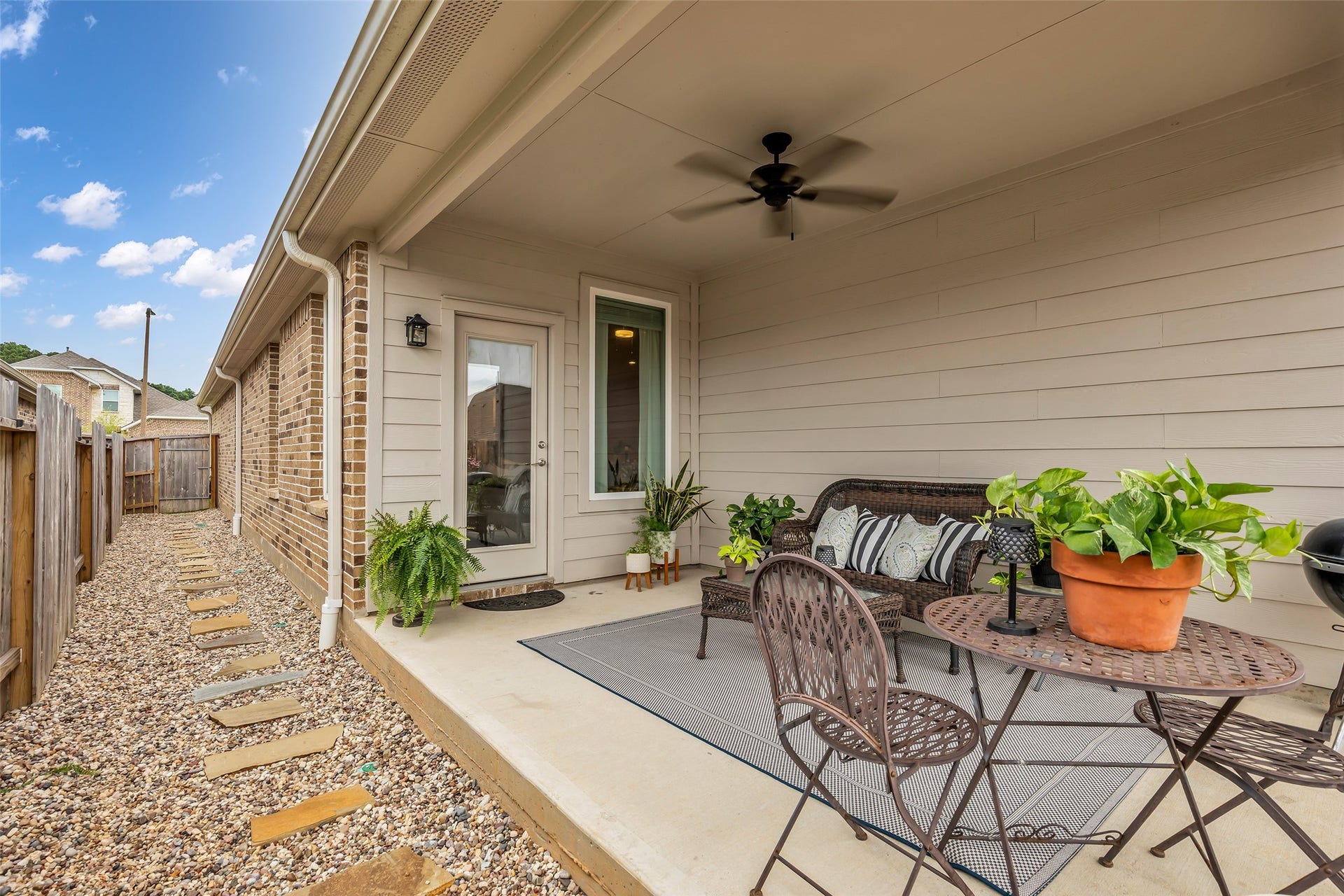 1569 Oakdale Crest Drive, Montgomery, TX 77316 1569 Oakdale Crest Drive, Montgomery, TX 77316