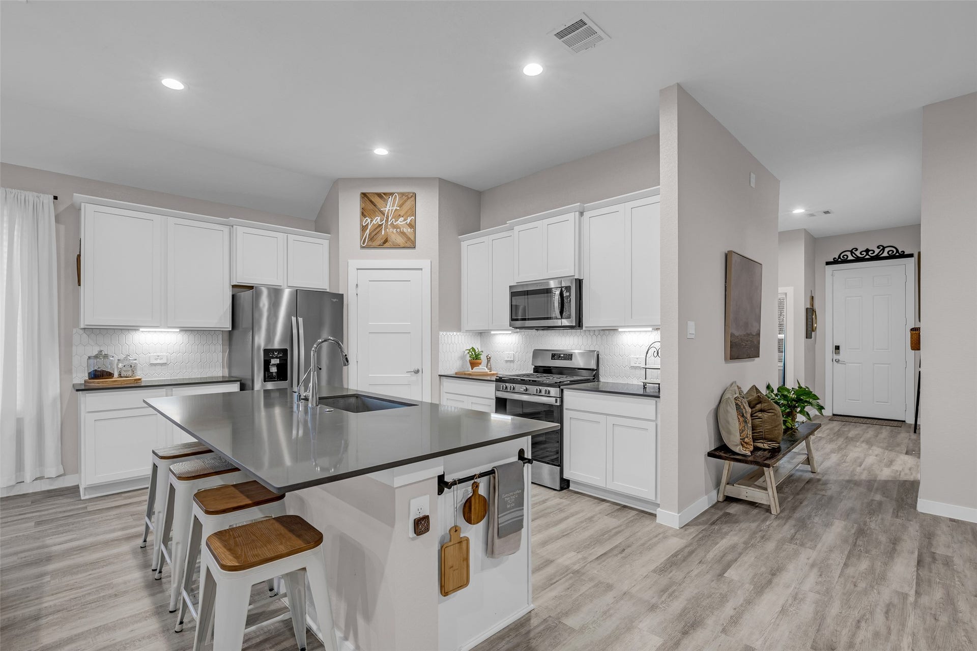 1569 Oakdale Crest Drive, Montgomery, TX 77316 1569 Oakdale Crest Drive, Montgomery, TX 77316