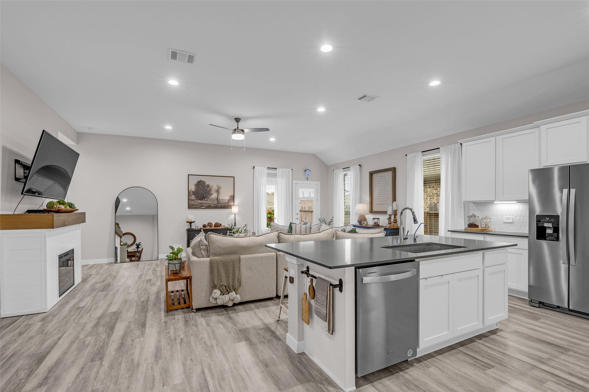 1569 Oakdale Crest Drive, Montgomery, TX 77316 1569 Oakdale Crest Drive, Montgomery, TX 77316