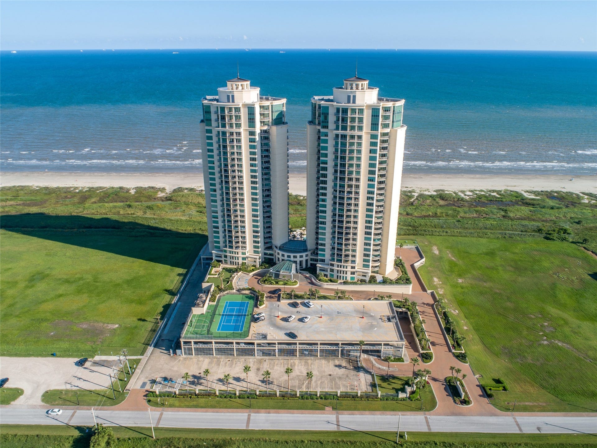 801 E Beach Drive, #TW1004, Galveston, TX 77550
