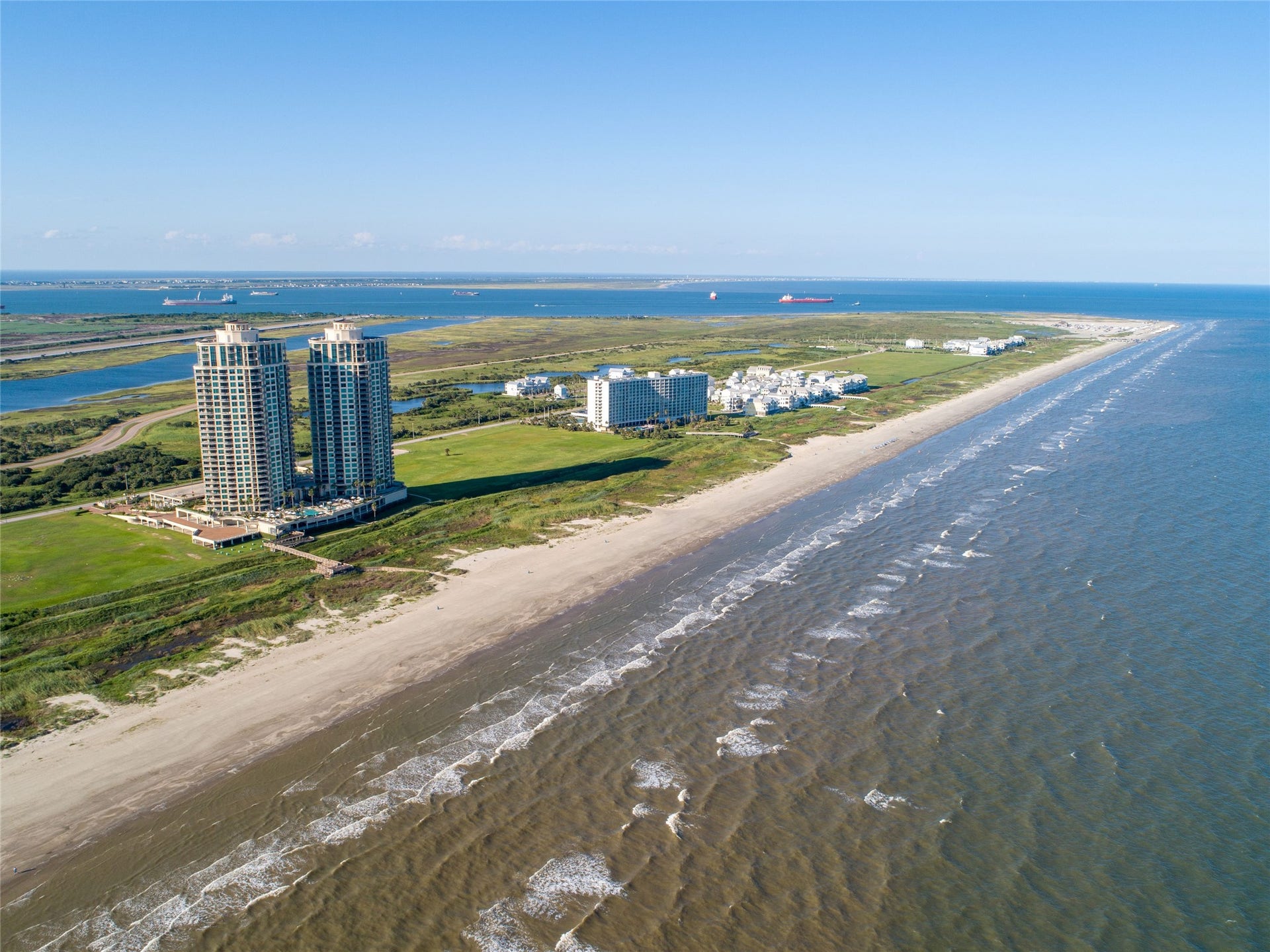 801 E Beach Drive, #TW1004, Galveston, TX 77550