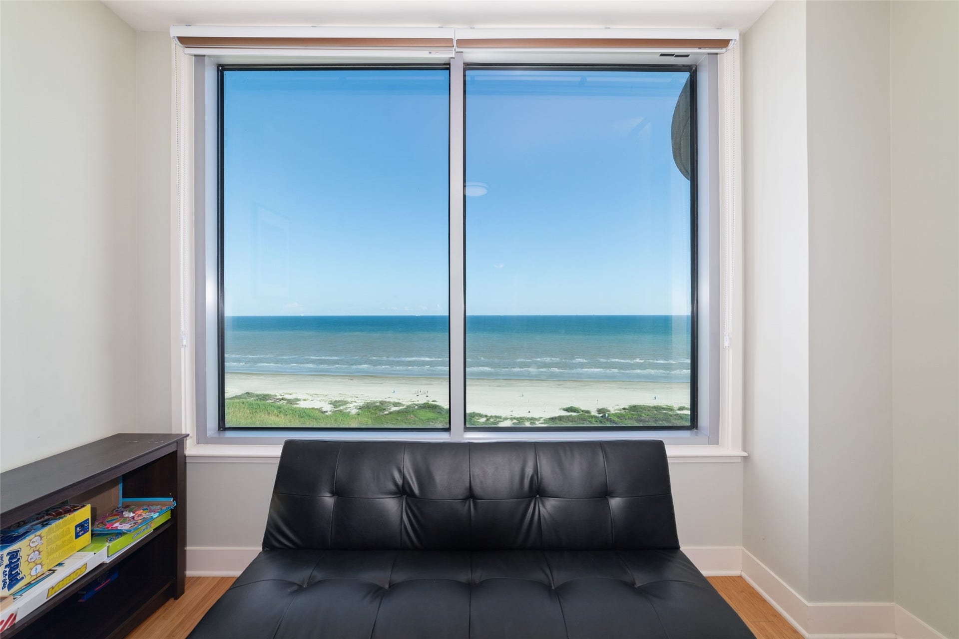 801 E Beach Drive, #TW1004, Galveston, TX 77550