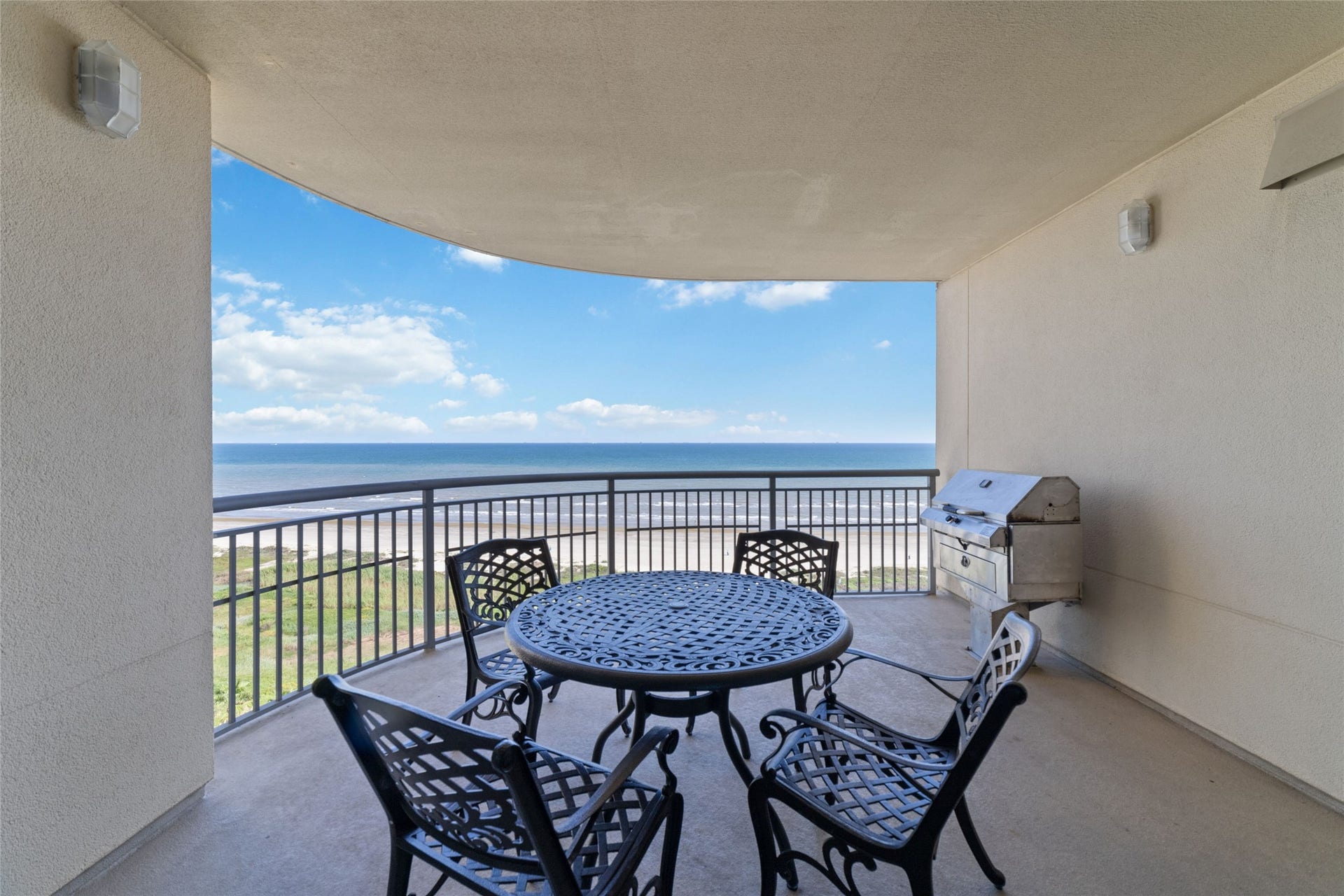 801 E Beach Drive, #TW1004, Galveston, TX 77550