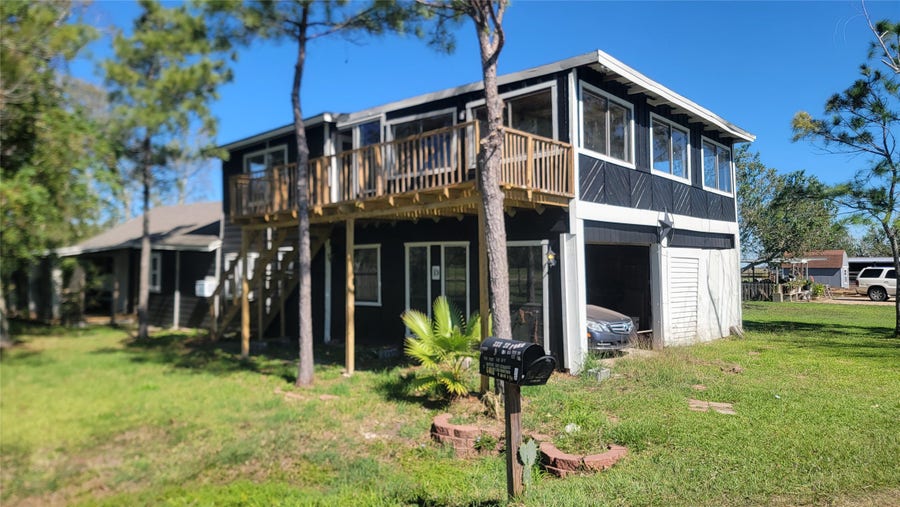 Property photo for 12018 Sandpiper Road, Angleton, TX