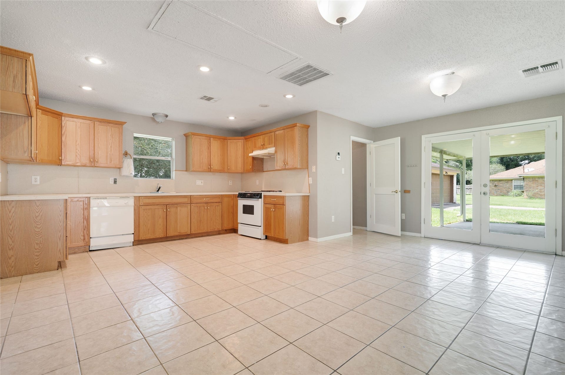 2808 Morenci Street, Pearland, TX 77584 2808 Morenci Street, Pearland, TX 77584