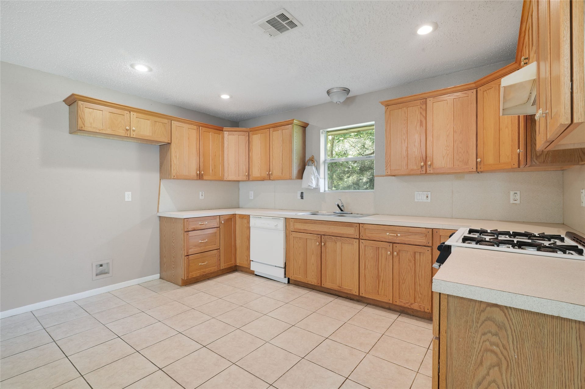 2808 Morenci Street, Pearland, TX 77584 2808 Morenci Street, Pearland, TX 77584