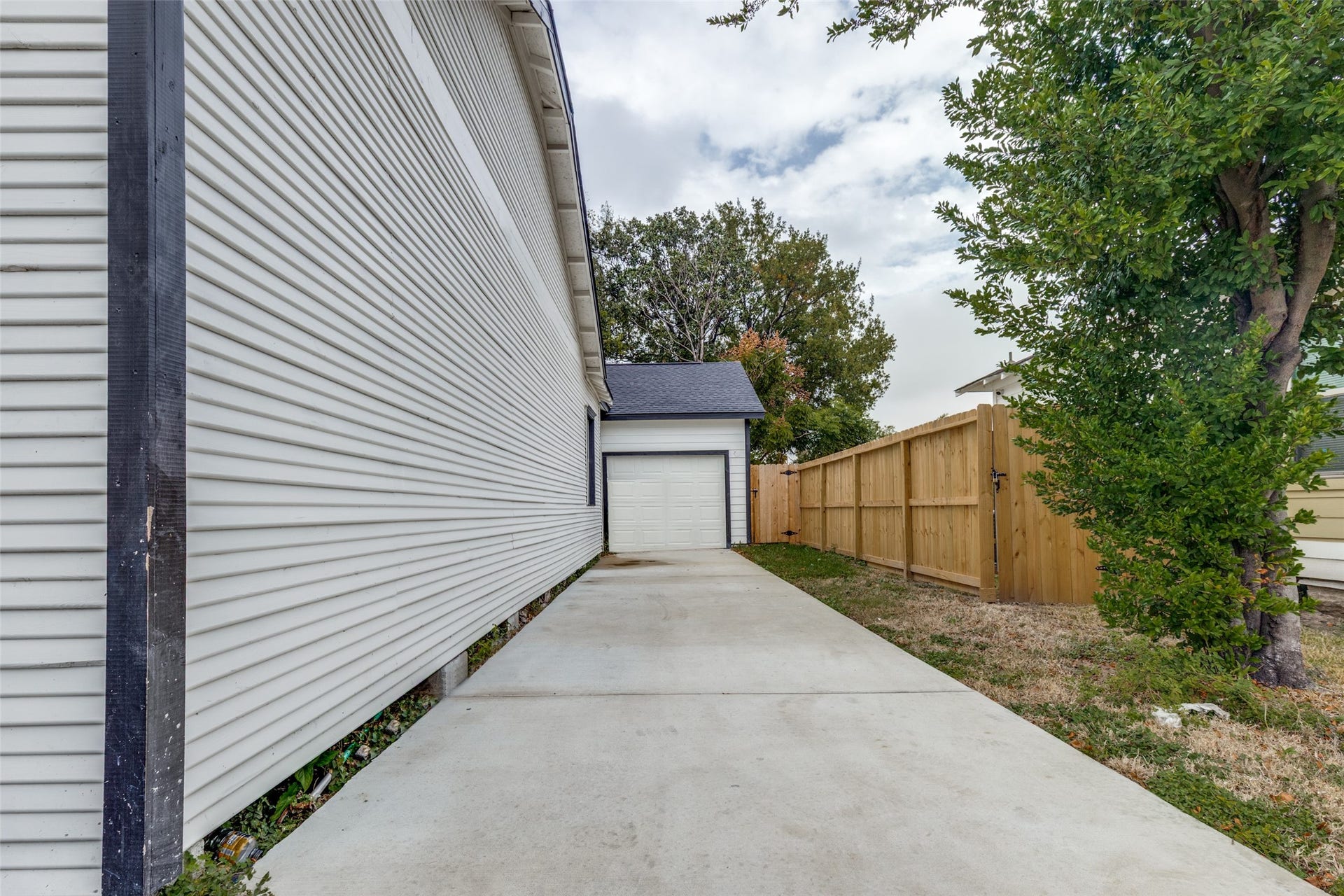 211 E 31st 1/2 Street, Houston, TX 77018