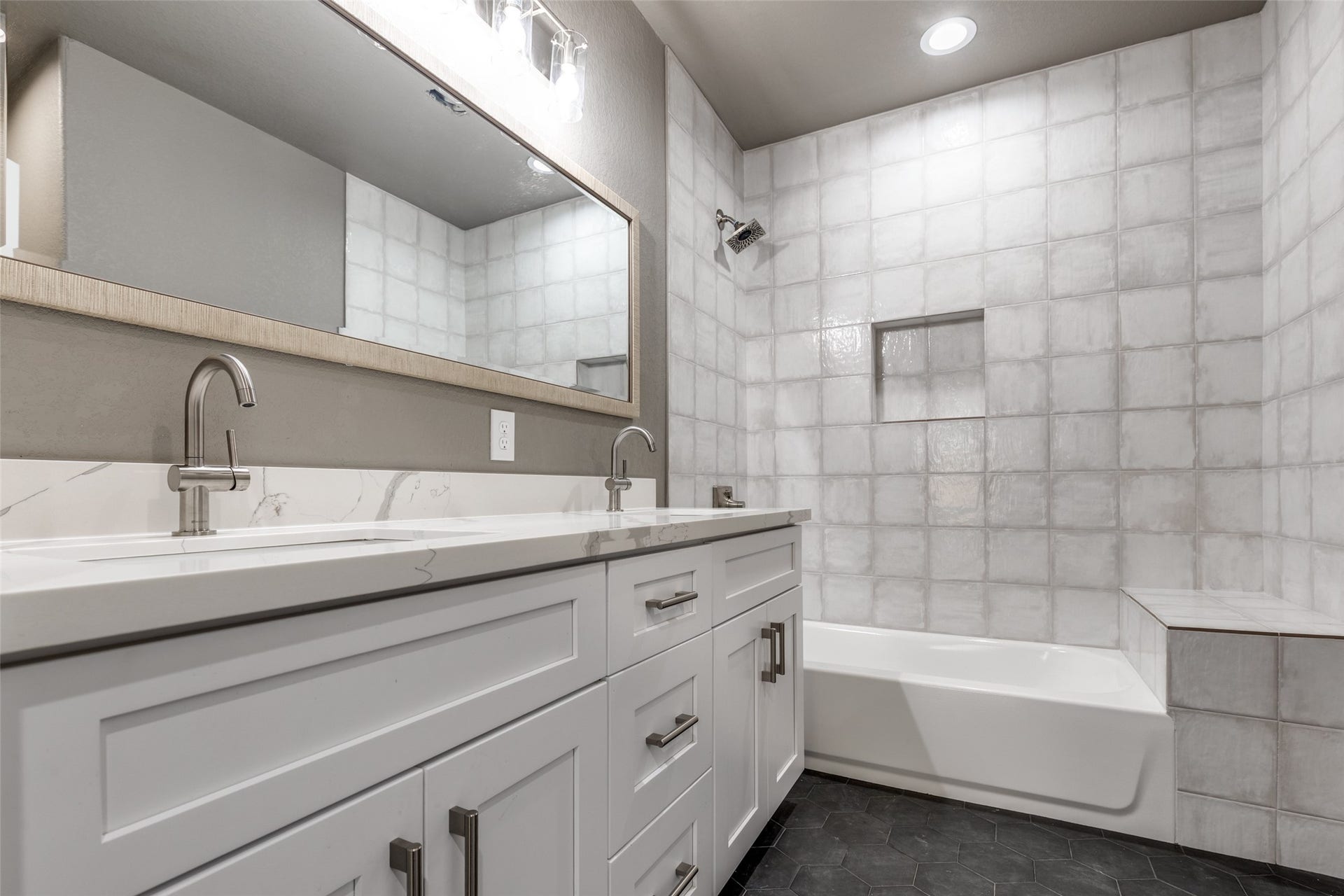 211 E 31st 1/2 Street, Houston, TX 77018