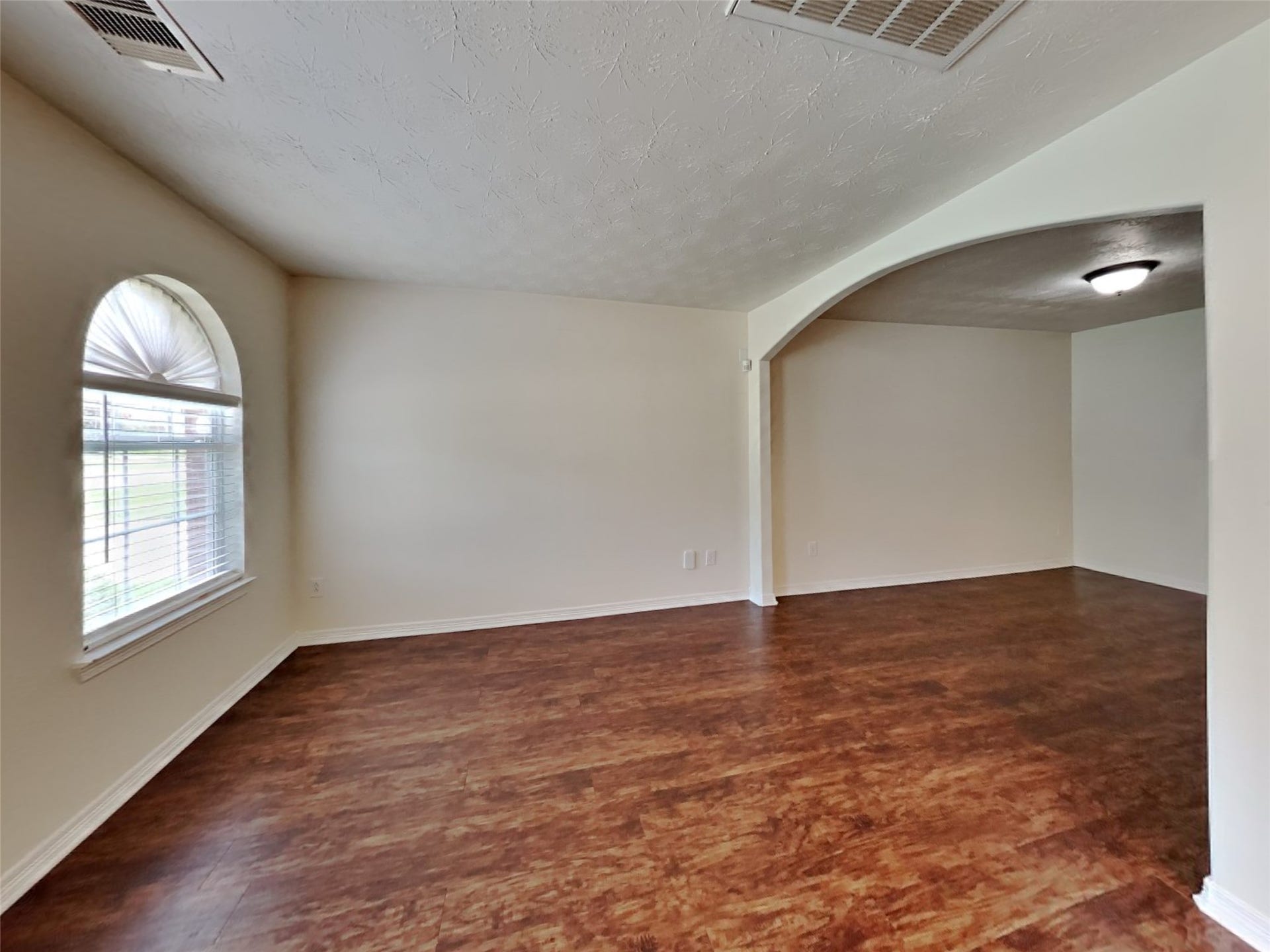 5043 Willow Point Drive, Conroe, TX 77303 5043 Willow Point Drive, Conroe, TX 77303