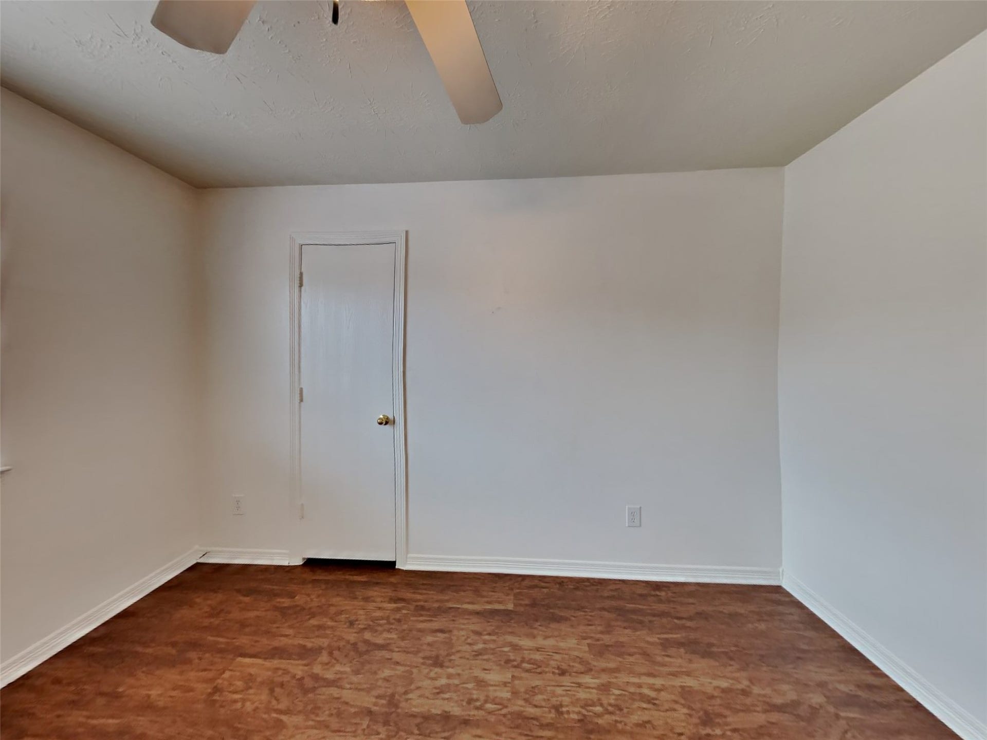 5043 Willow Point Drive, Conroe, TX 77303 5043 Willow Point Drive, Conroe, TX 77303