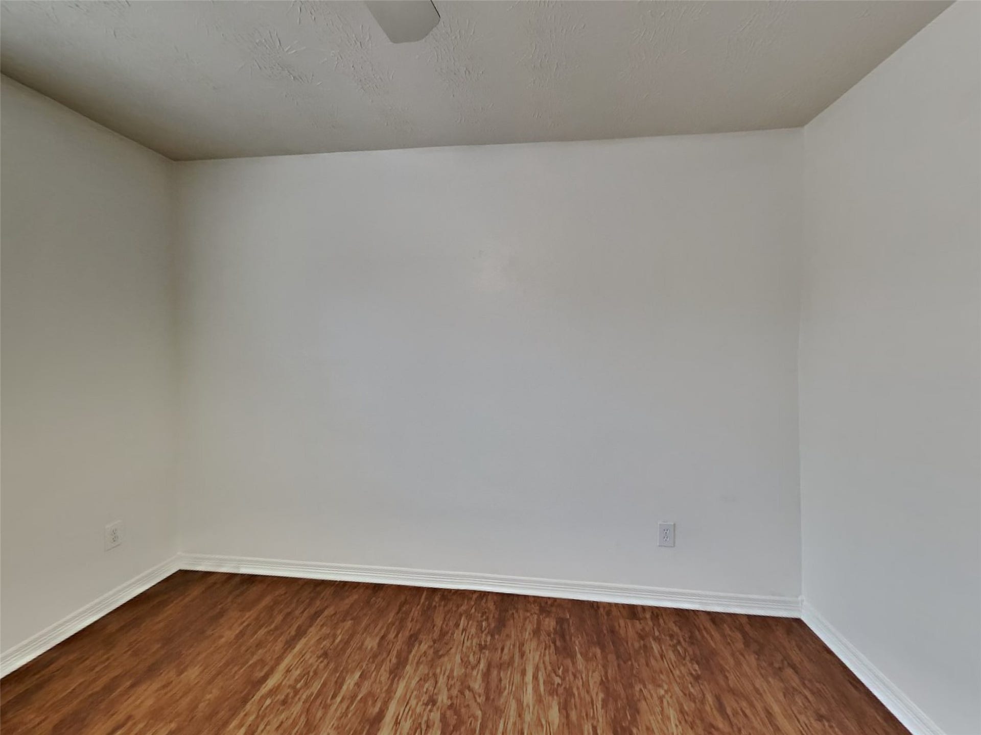 5043 Willow Point Drive, Conroe, TX 77303 5043 Willow Point Drive, Conroe, TX 77303