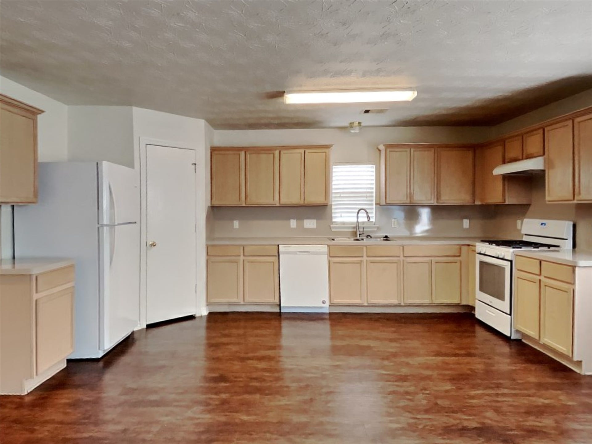 5043 Willow Point Drive, Conroe, TX 77303 5043 Willow Point Drive, Conroe, TX 77303