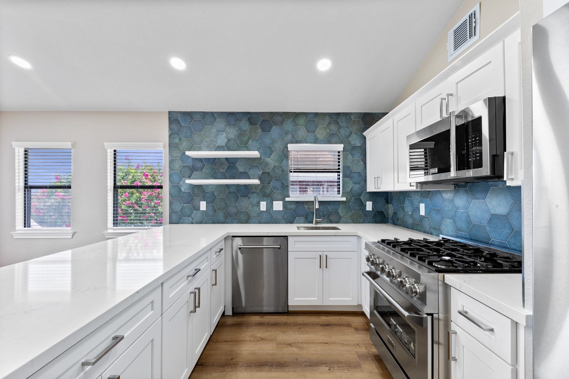 1115 Sunset, San Leon, TX 77539 1115 Sunset, San Leon, TX 77539