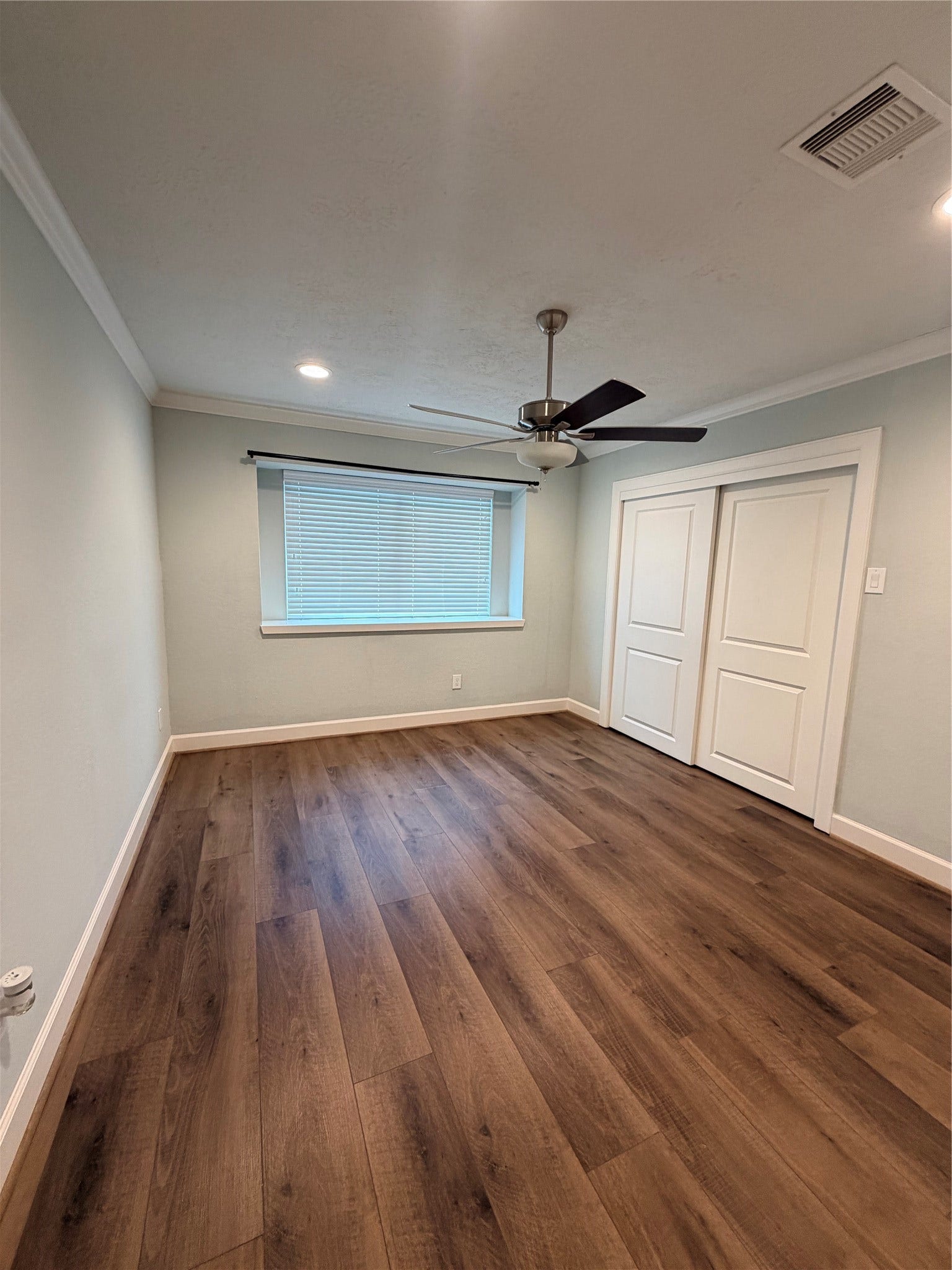 2506 Northern Drive, League City, TX 77573 Spacious Primary Bedroom