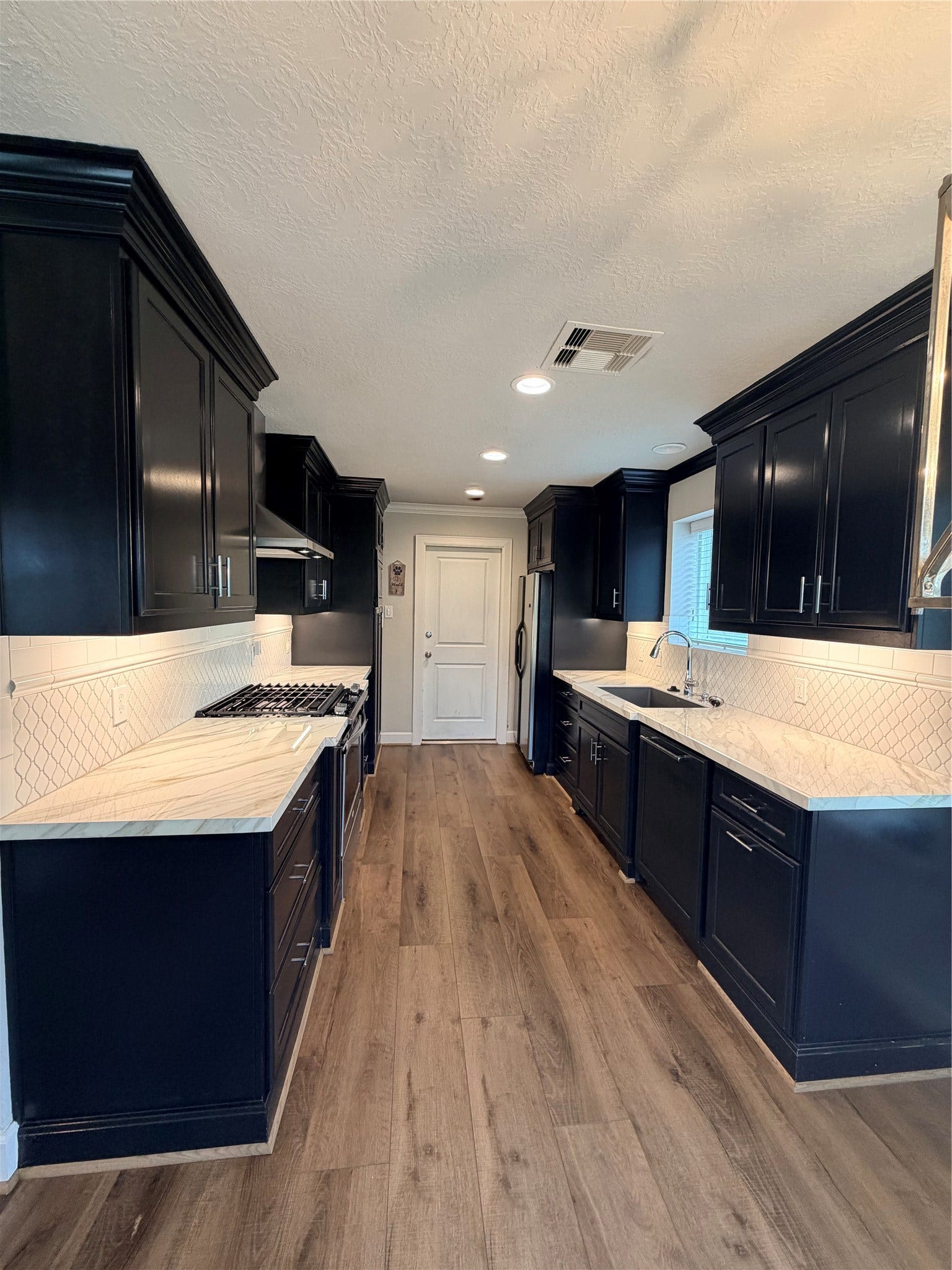 2506 Northern Drive, League City, TX 77573 Custom remodeled cabinets and built-ins