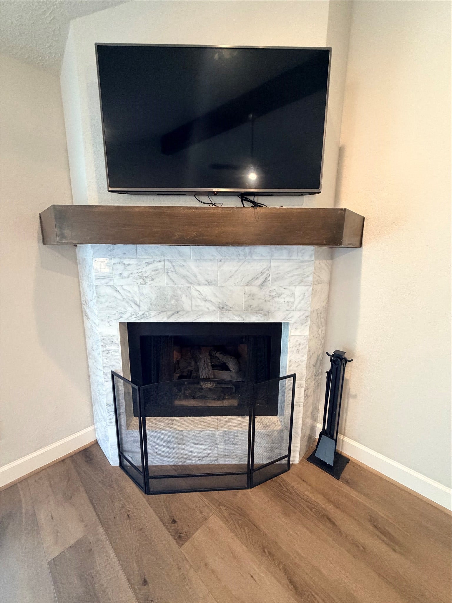 2506 Northern Drive, League City, TX 77573 Gaslog fireplace with marble surround