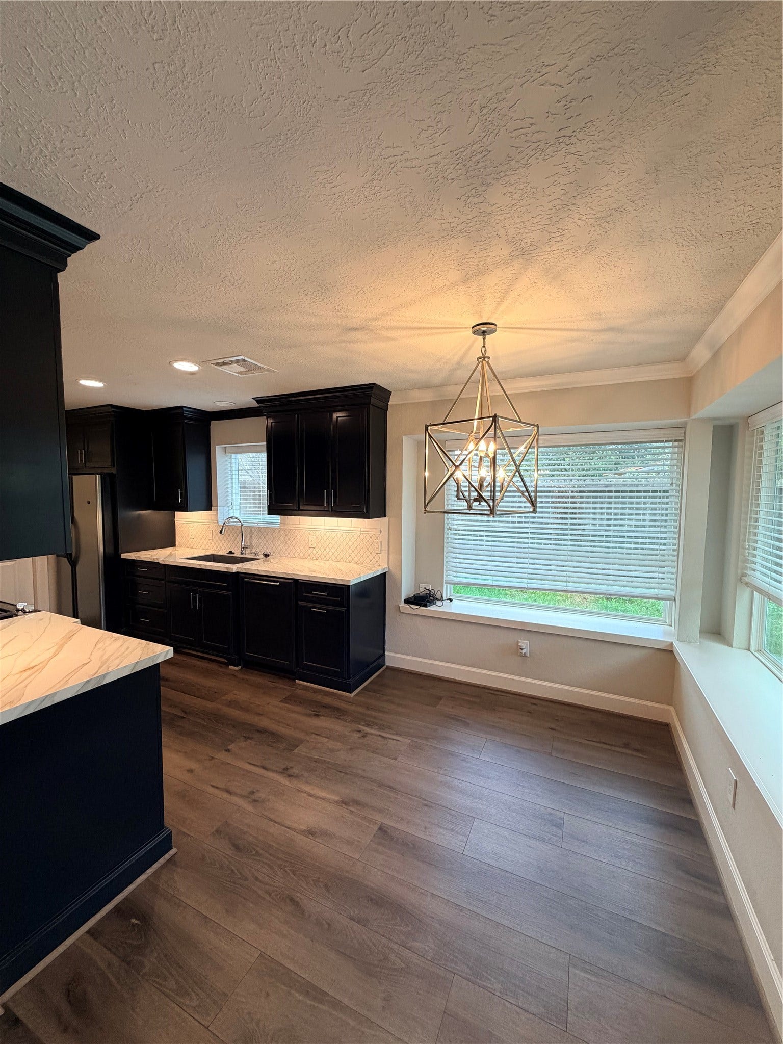 2506 Northern Drive, League City, TX 77573 Dining Area with custom light fixture