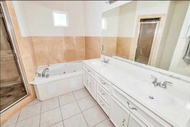 3011 Houston Avenue, #B, Houston, TX 77009 3011 Houston Avenue, #B, Houston, TX 77009