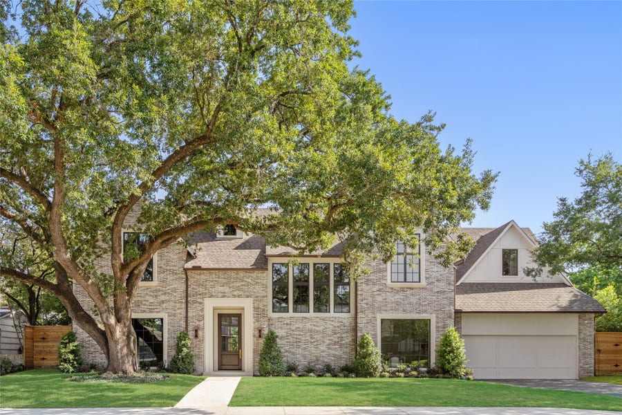 Property photo for 4017 Meadow Lake Lane, Houston, TX