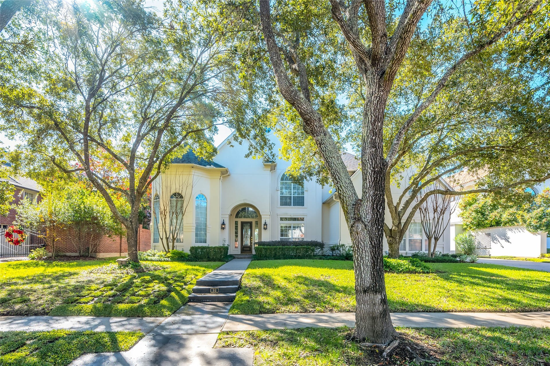 86 Pipers Walk, Sugar Land, TX 77479 Call today to schedule a private tour.