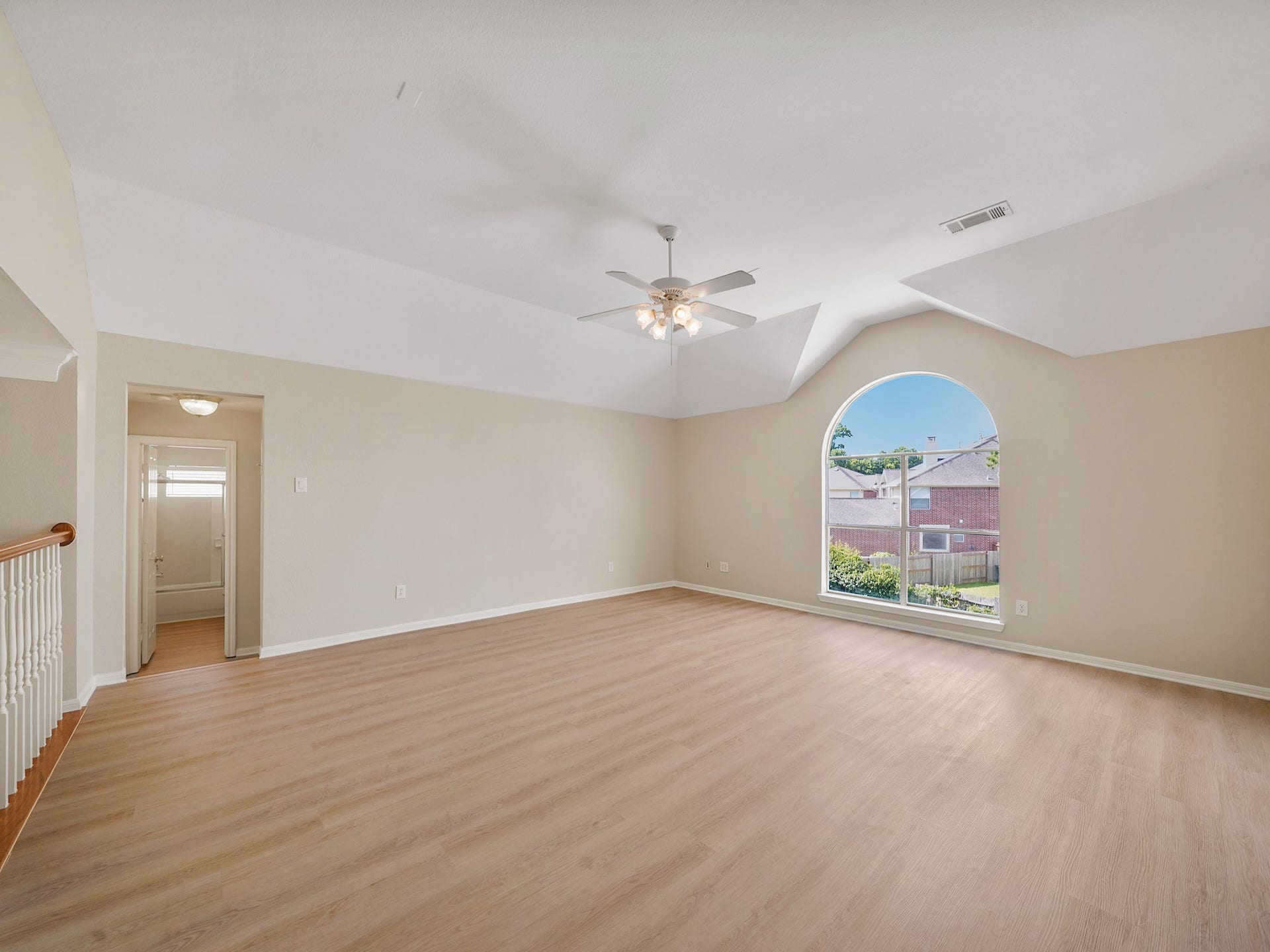 3907 Garnet Falls, Sugar Land, TX 77479 The game room upstairs is spacious and perfect for entertainment.