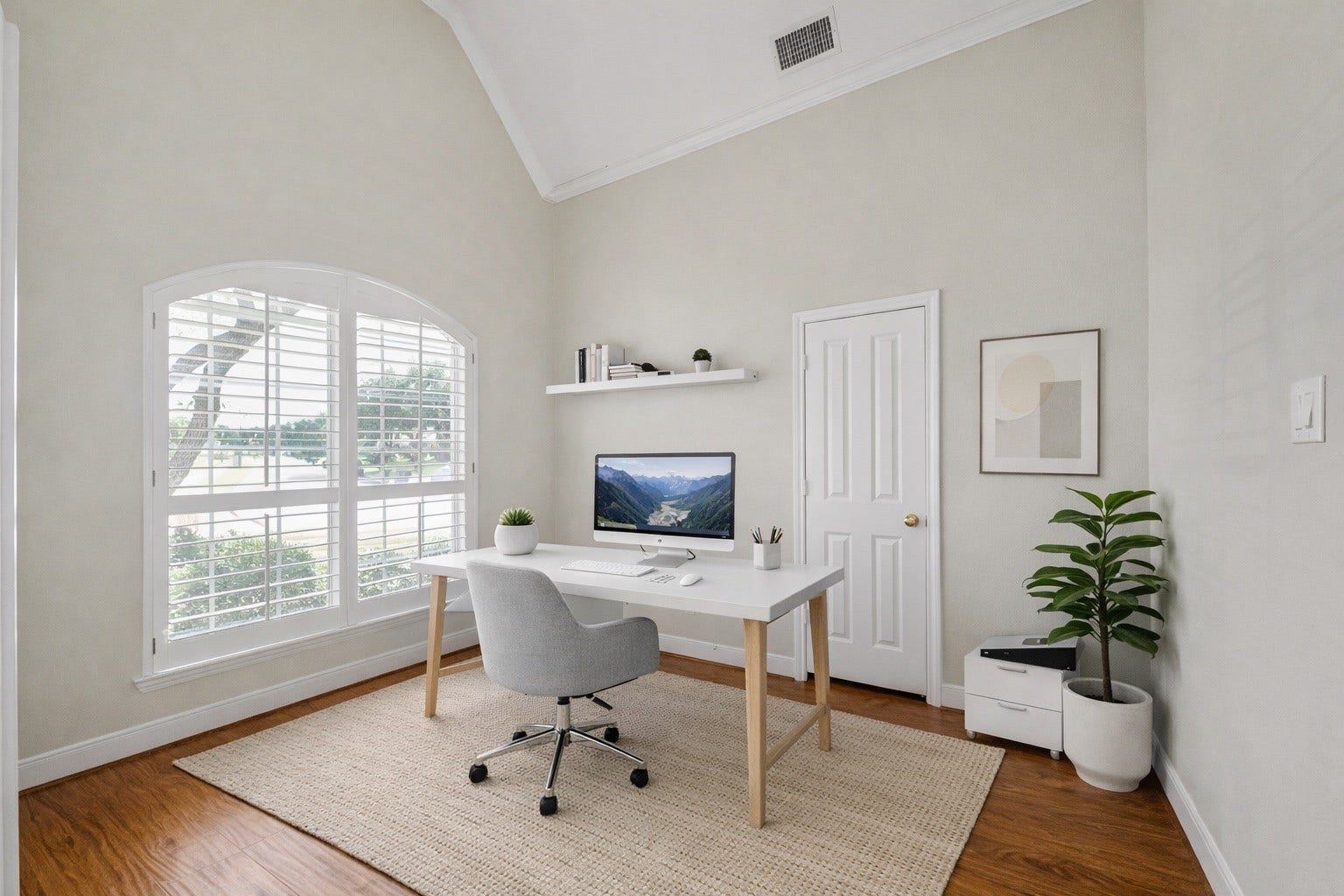 3907 Garnet Falls, Sugar Land, TX 77479 *Virtually staged* Flexible room that could be used as an office or guest room.