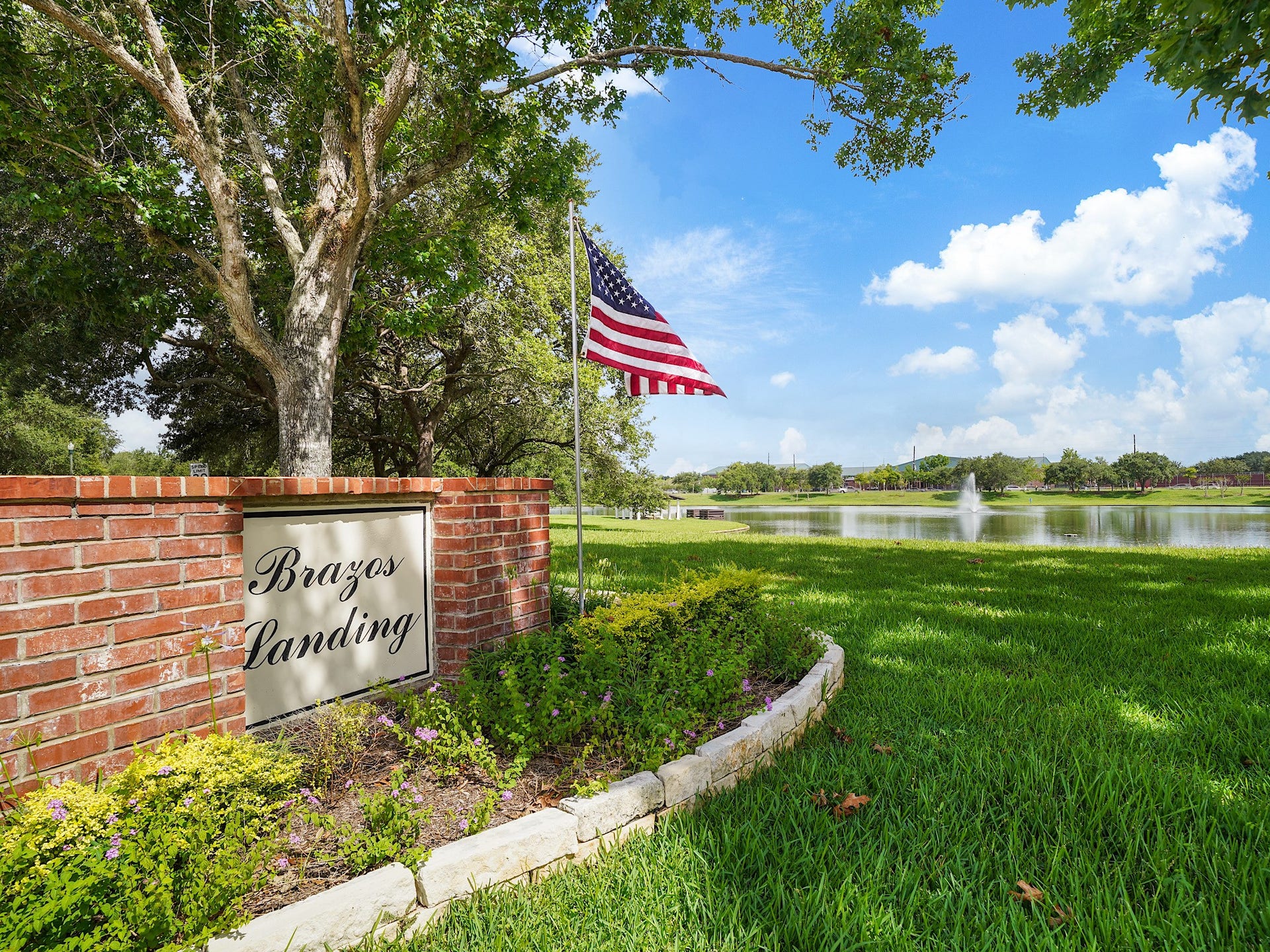 3907 Garnet Falls, Sugar Land, TX 77479 Welcome to Brazos Landing!