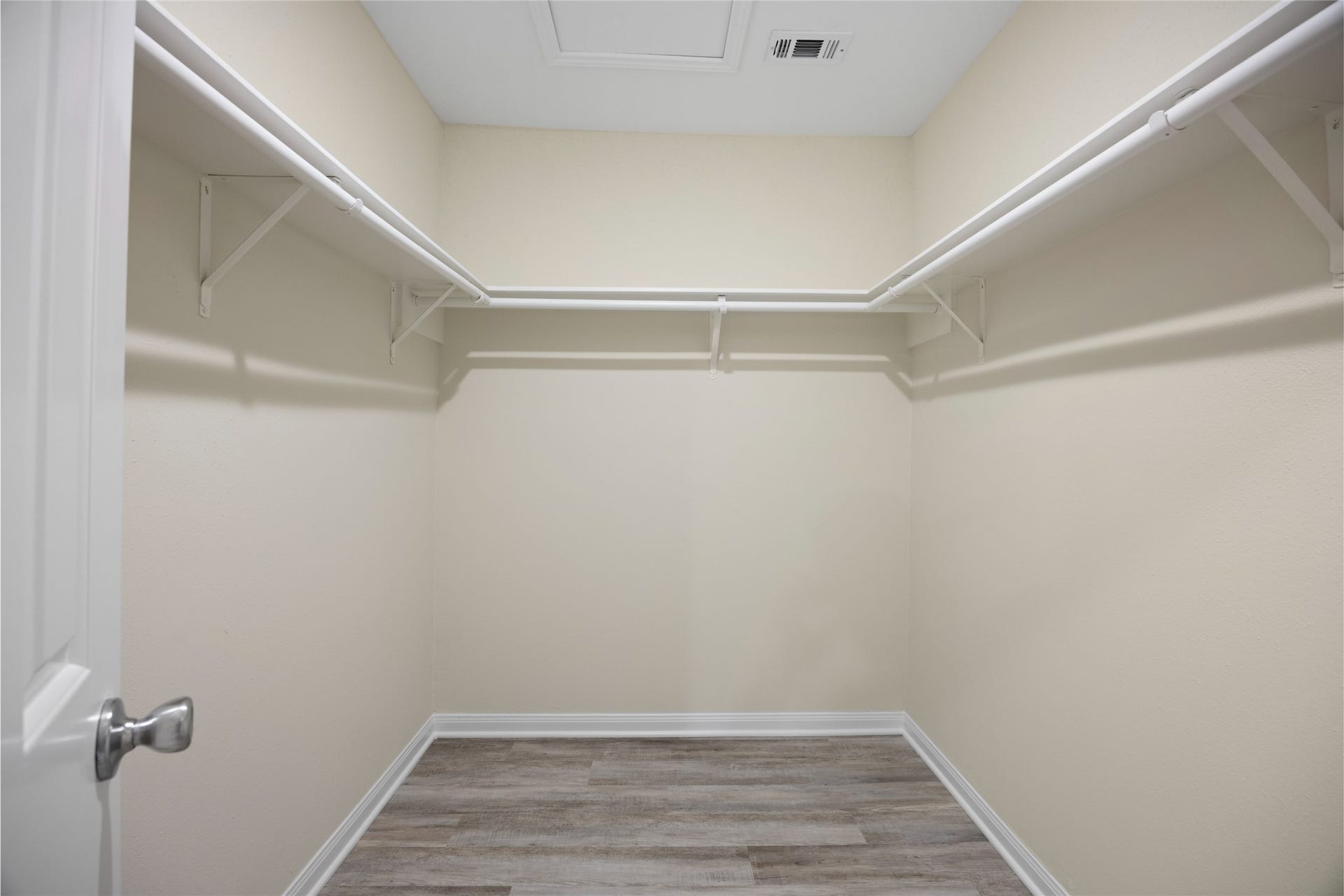 2668 Bering Drive, #2668, Houston, TX 77057 primary closet