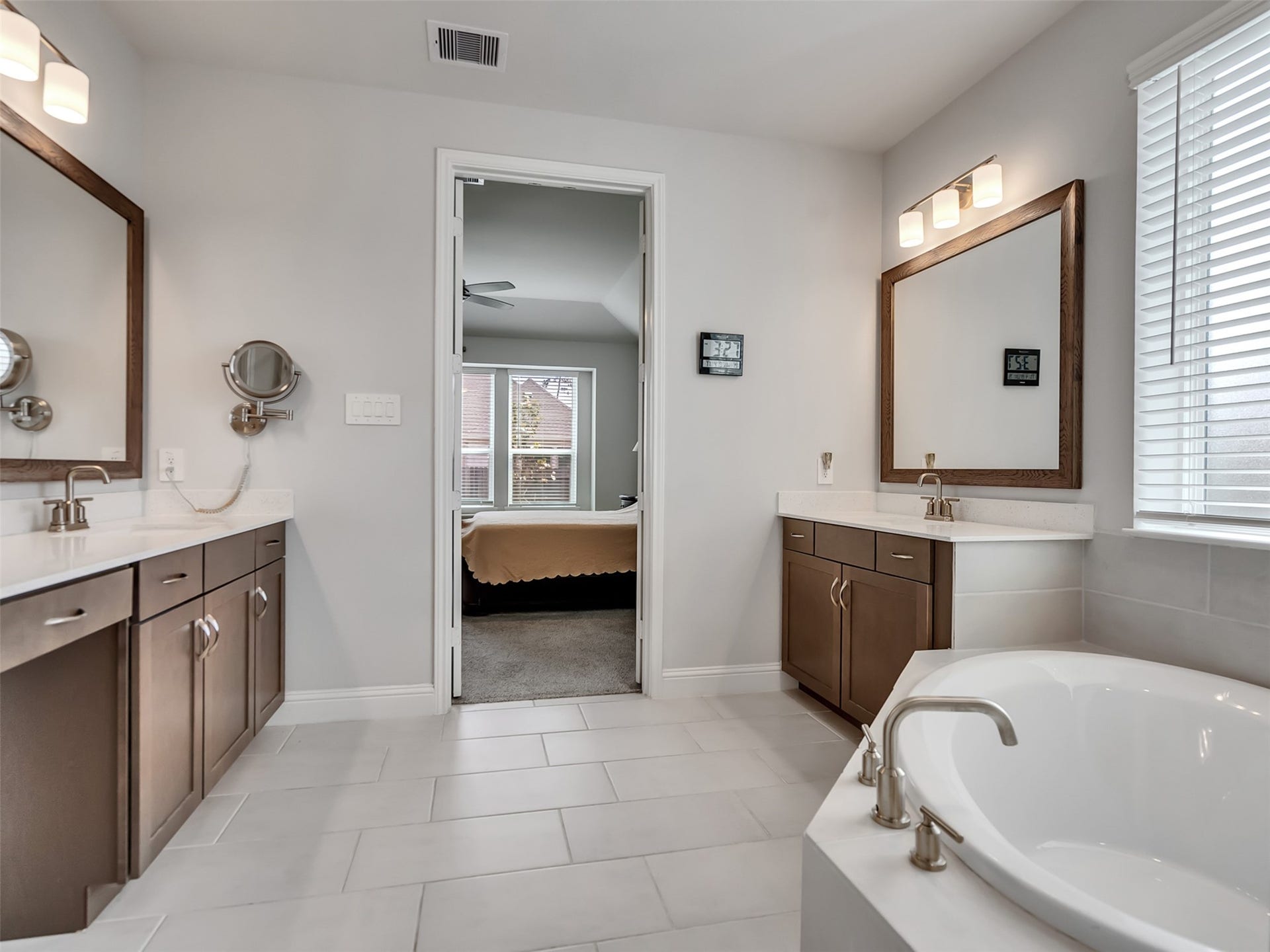 17204 Begonia Bend Drive, Conroe, TX 77302 Two separate sink and vanity
