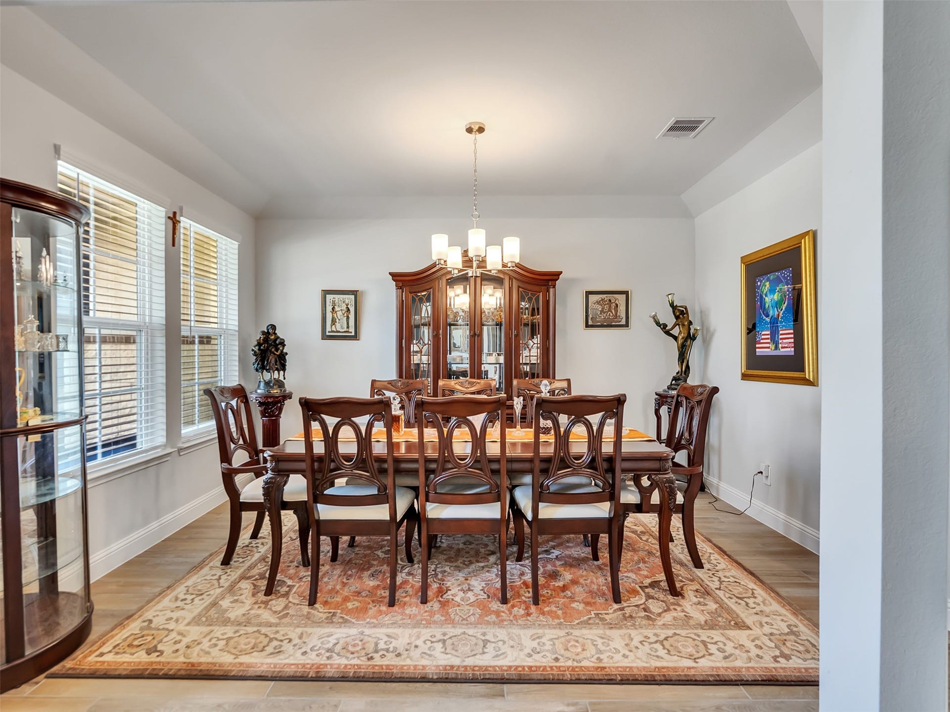 17204 Begonia Bend Drive, Conroe, TX 77302 Specious dinning room