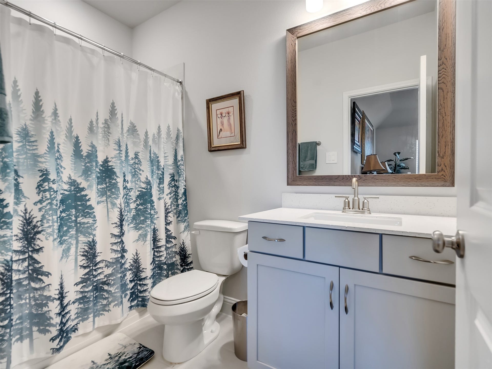 17204 Begonia Bend Drive, Conroe, TX 77302 One of the 2 full Bathrooms upstairs